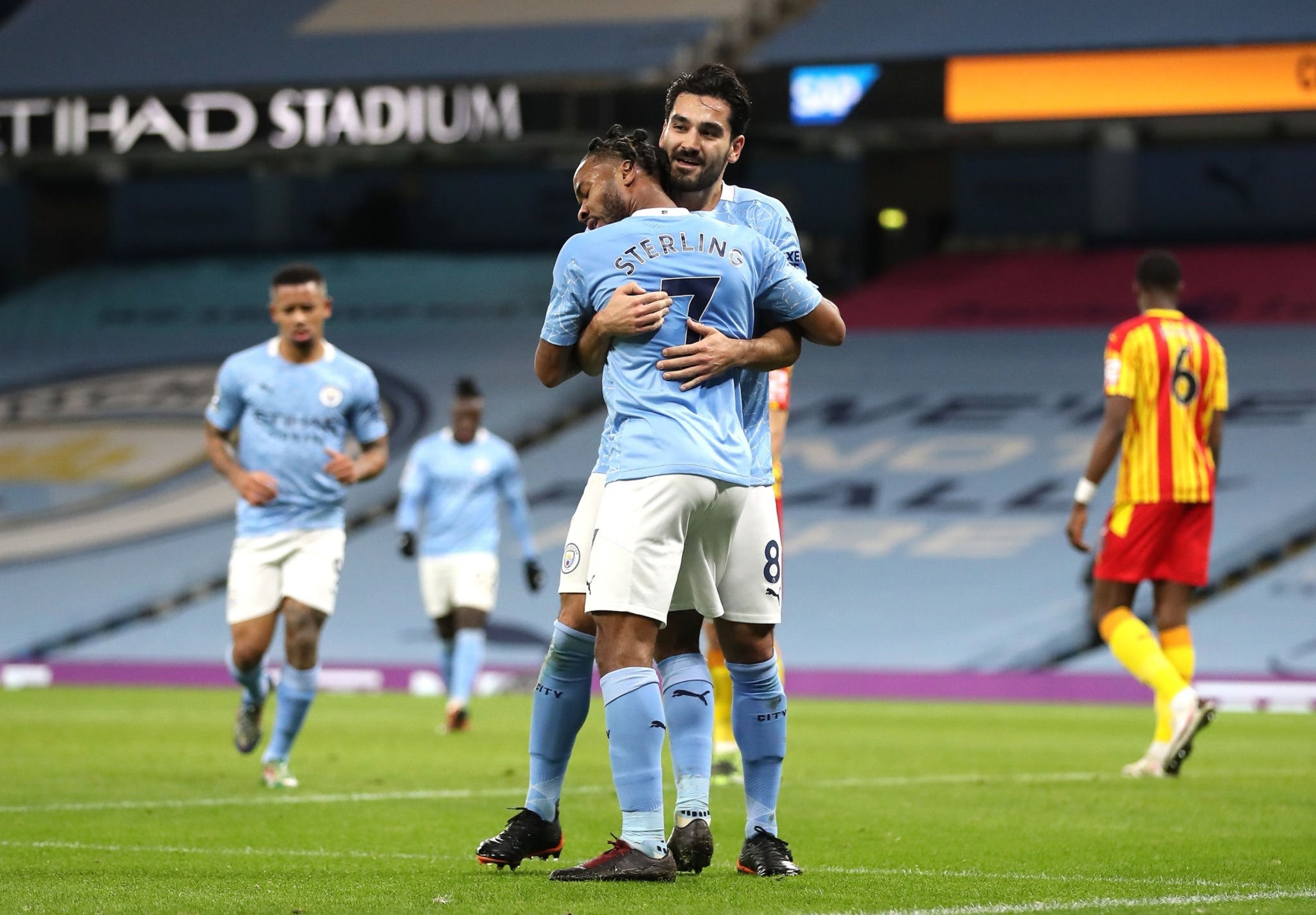 容不得丝毫 容不得丝毫